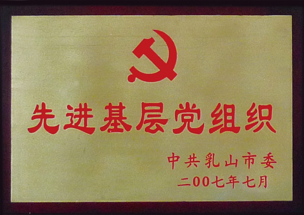 ���M�����h�M��